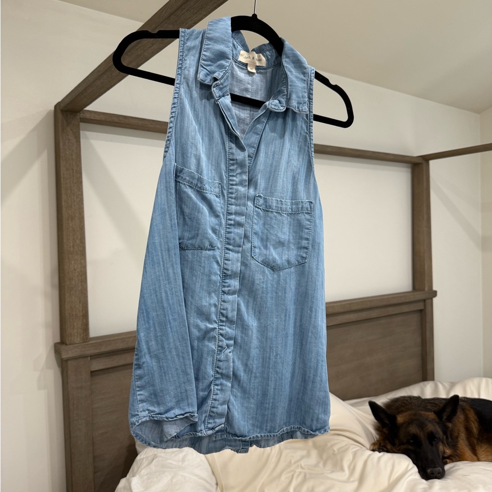 Cloth & Stone Chambray Sleeveless Button-down Shirt Medium